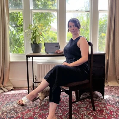 Author Claudia Hartley